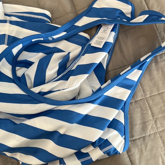 J. Crew x new balance racer ack work out tank with built in bra L nwt - Picture 7 of 7